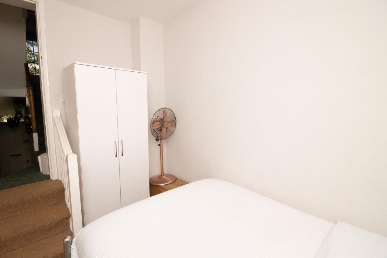 The Angel Place Hideaway - Fair 4Bdr House With Terrace Λονδίνο Εξωτερικό φωτογραφία